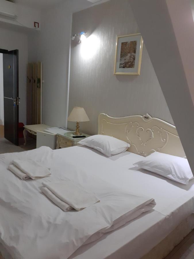 Nevis Fundeni Hotell Bukarest Exteriör bild