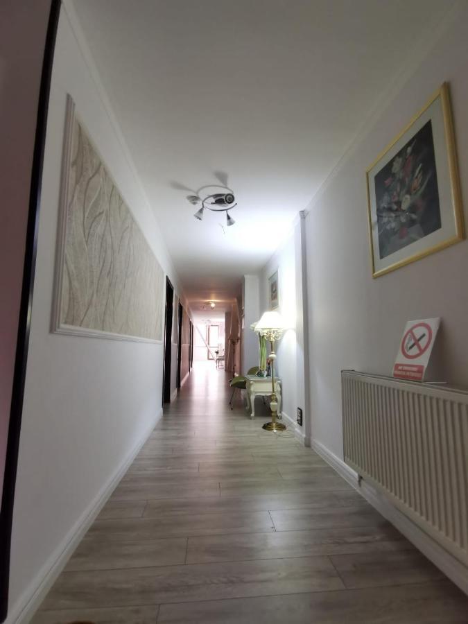 Nevis Fundeni Hotell Bukarest Exteriör bild