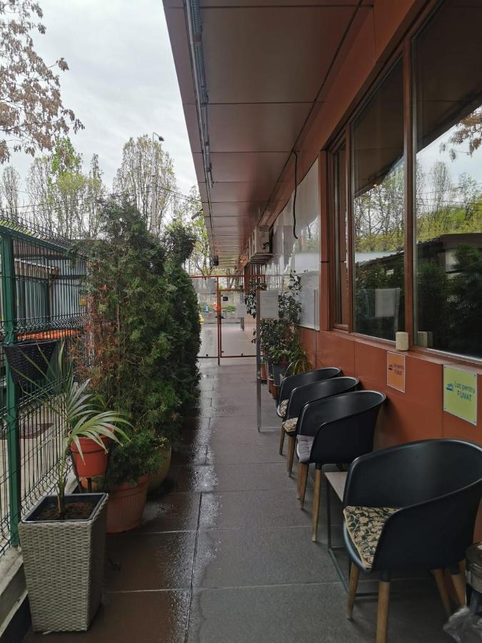 Nevis Fundeni Hotell Bukarest Exteriör bild